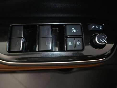 New 2026 Toyota Crown Signia AWD/4WD image 11