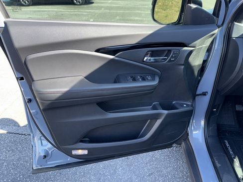 New 2026 Honda Ridgeline Black Edition image 12