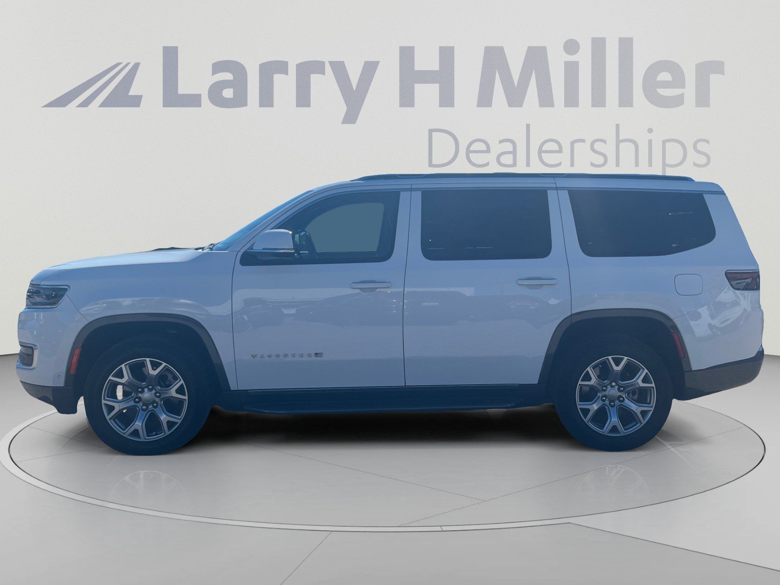 Used 2022 Jeep Wagoneer Series II AWD/4WD image 2