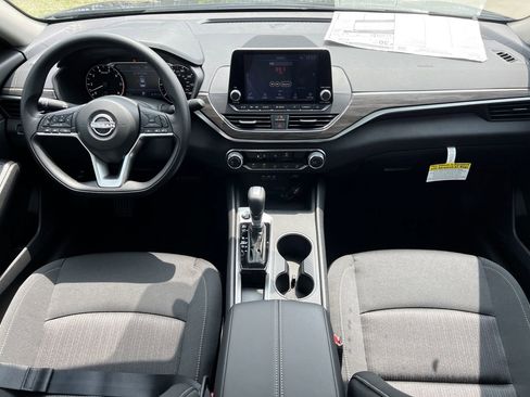 New 2026 Nissan Altima 2.5 SV FWD image 7