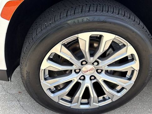 Used 2022 GMC Yukon Denali AWD/4WD image 14