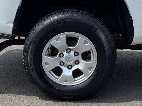 Used 2022 Toyota Tacoma SR RWD image 9