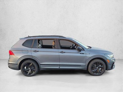 Used 2024 Volkswagen Tiguan SE R-Line FWD image 4