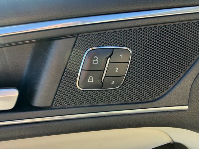 Used 2018 Ford Edge Titanium w/ Equipment Group 302A AWD/4WD image 24