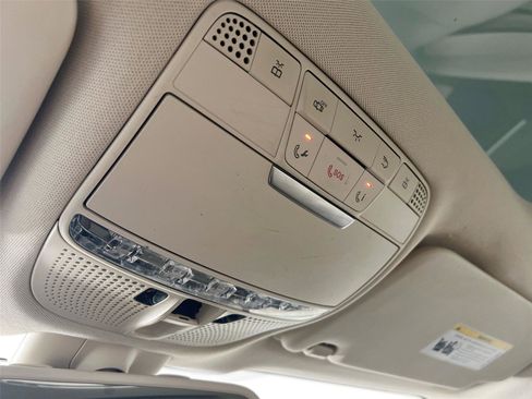 Used 2019 Mercedes-Benz GLC 300 4MATIC image 12