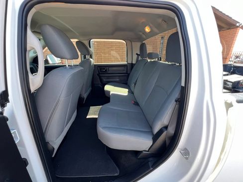Used 2016 RAM 2500 Tradesman w/ Chrome Appearance Group RWD image 17