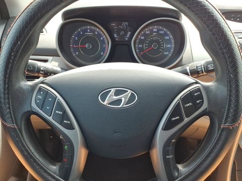 Used 2013 Hyundai Elantra FWD image 13