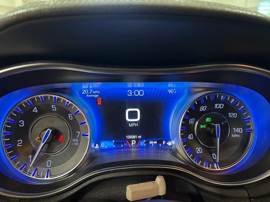 Used 2020 Chrysler 300 Limited RWD image 6