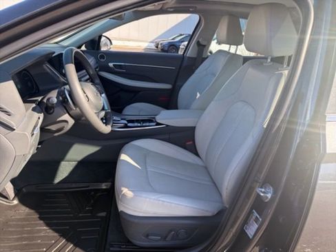 Used 2022 Hyundai Sonata Limited image 18