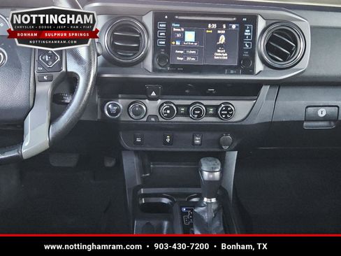 Used 2017 Toyota Tacoma TRD Off-Road w/ Tow Package AWD/4WD image 14