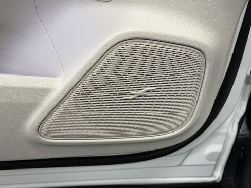 Certified 2025 Mercedes-Benz GLA 250 image 21