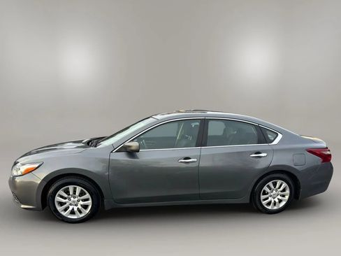 Used 2018 Nissan Altima 2.5 S w/ S Convenience Package image 4