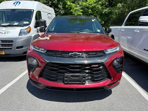 Used 2023 Chevrolet TrailBlazer RS w/ Convenience Package FWD image 2