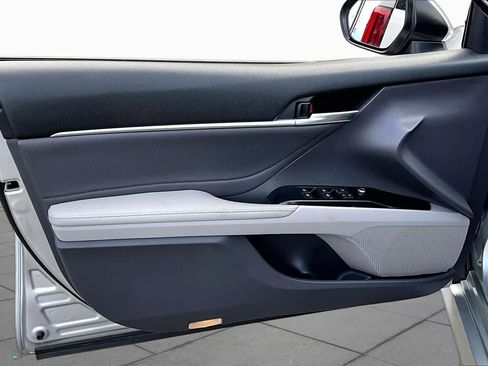 Certified 2018 Toyota Camry XLE FWD image 20