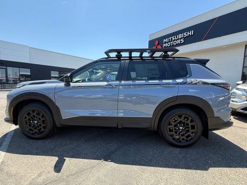 New 2026 Mitsubishi Outlander AWD image 5