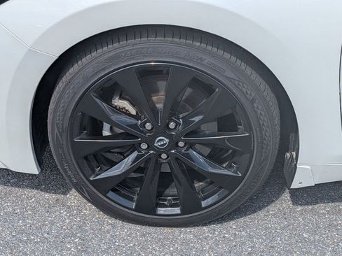 Used 2023 Nissan Maxima SR w/ Sport Mat Group image 10