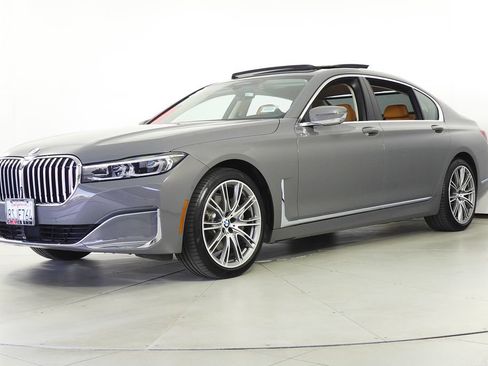 Used 2021 BMW 740i 740i w/ Premium Package image 2