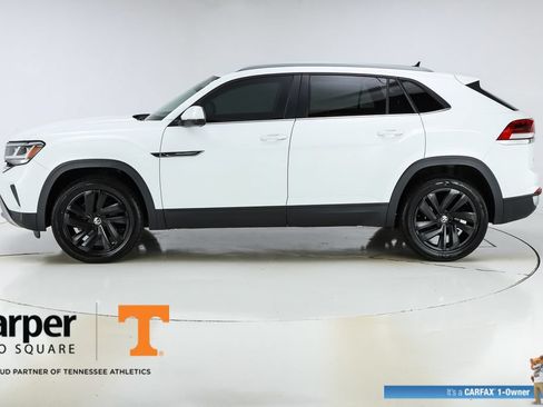Used 2022 Volkswagen Atlas Cross Sport SE w/ Black Wheel Package AWD/4WD image 40