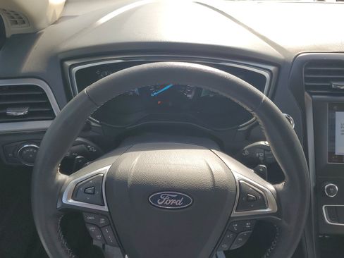 Used 2019 Ford Fusion SE w/ Equipment Group 151A image 23