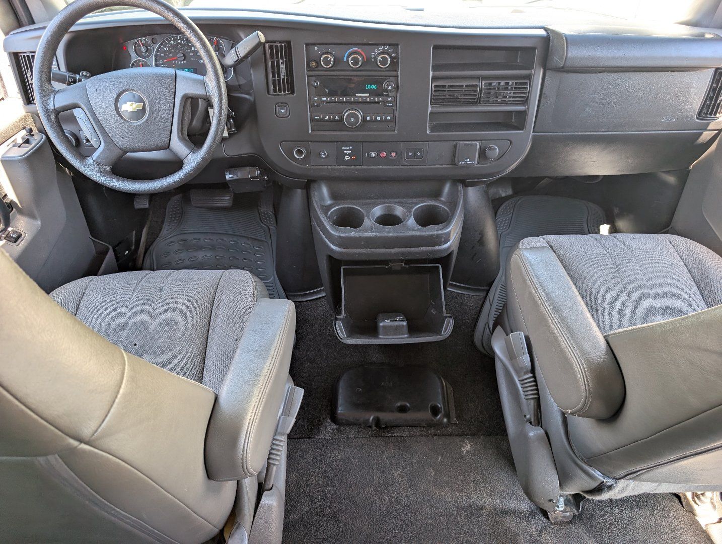 Used 2019 Chevrolet Express 2500 LT w/ LT Preferred Equipment Group RWD image 24