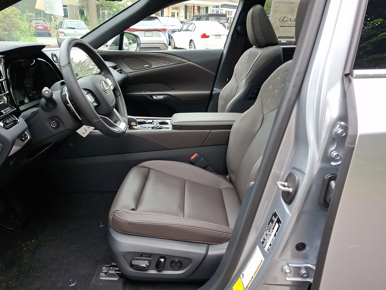 New 2026 Lexus RX 450h AWD w/ Convenience Package image 9