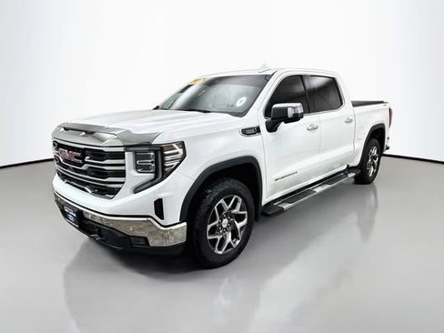 Used 2022 GMC Sierra 1500 SLT w/ SLT Premium Package AWD/4WD image 3