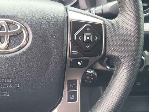 Certified 2023 Toyota Tacoma SR5 AWD/4WD image 15