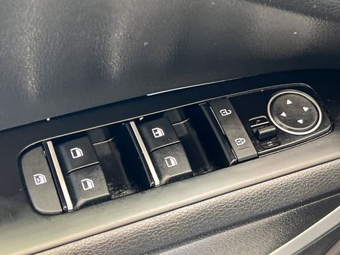 Used 2025 Kia Soul S FWD image 13