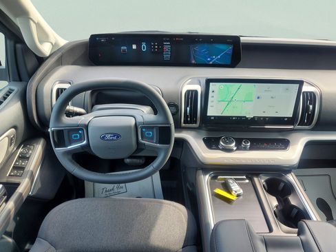 New 2025 Ford Expedition Active AWD/4WD image 26