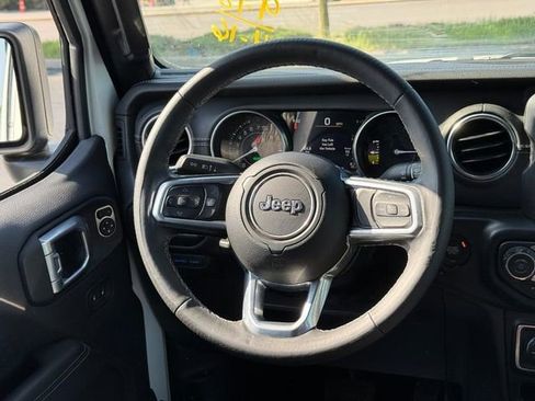 Used 2021 Jeep Wrangler Unlimited Sahara w/ Cold Weather Group AWD/4WD image 12