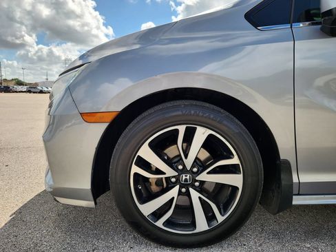 Used 2018 Honda Odyssey Elite image 5
