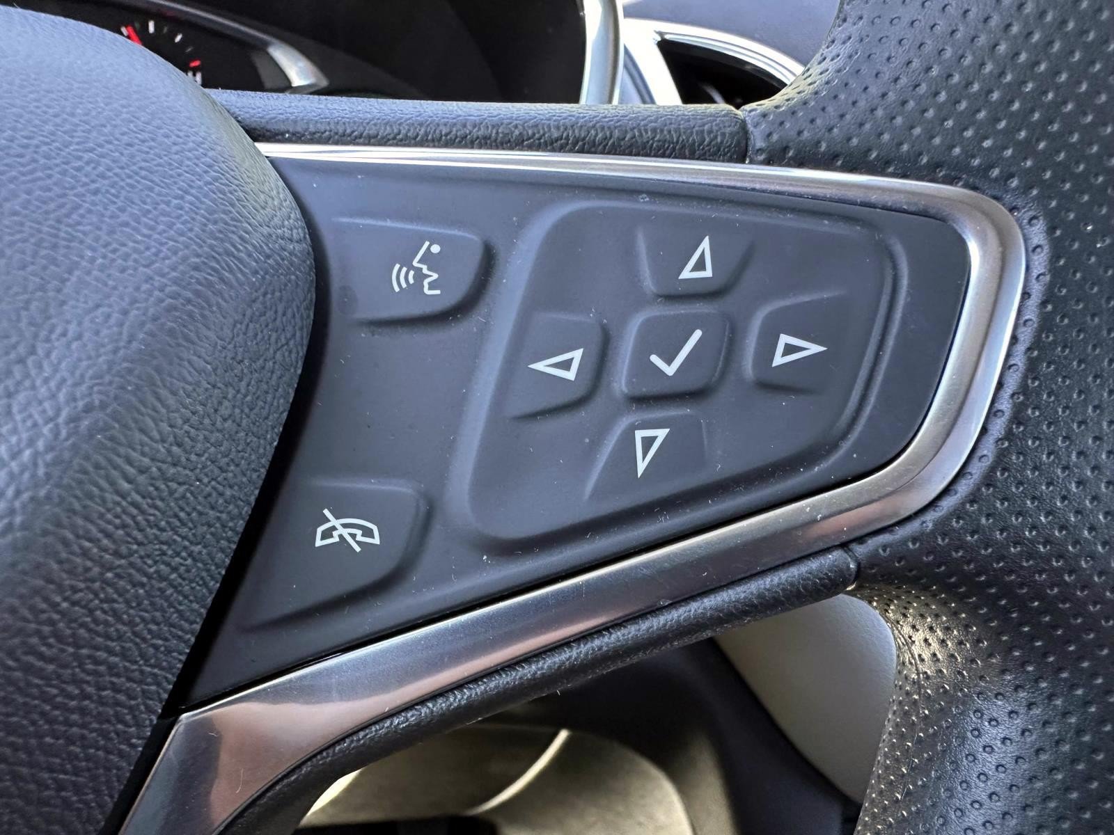 Used 2023 Chevrolet Equinox LS w/ LS Convenience Package AWD/4WD image 17