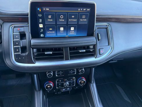 Used 2022 Chevrolet Tahoe Z71 w/ Z71 Off-Road Package image 19