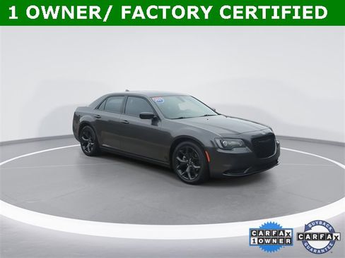 Used 2021 Chrysler 300 Touring w/ Sport Appearance Package image 4