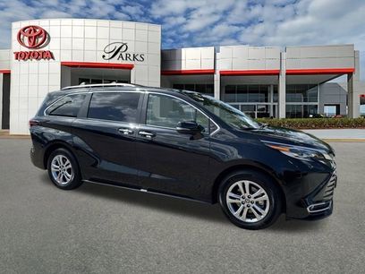 Certified 2023 Toyota Sienna Platinum