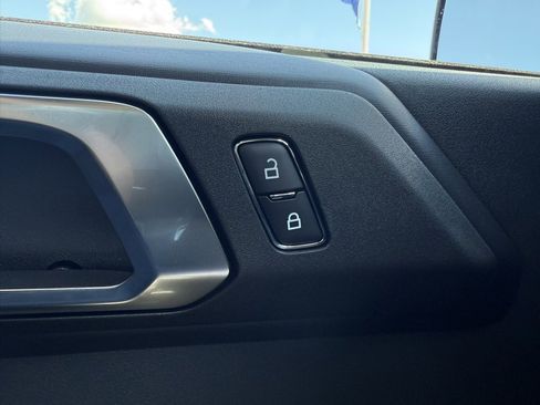 New 2025 Ford Bronco Badlands image 24