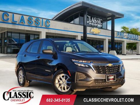 Used 2022 Chevrolet Equinox LS w/ LPO, Floor Liner Package FWD image 1