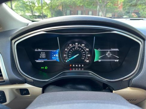 Used 2016 Ford Fusion SE w/ Equipment Group 202A FWD image 25