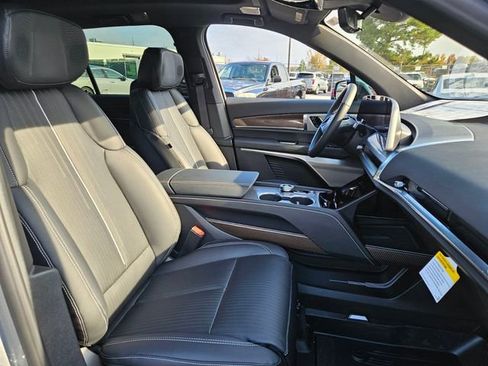 New 2026 Cadillac Vistiq Sport image 20