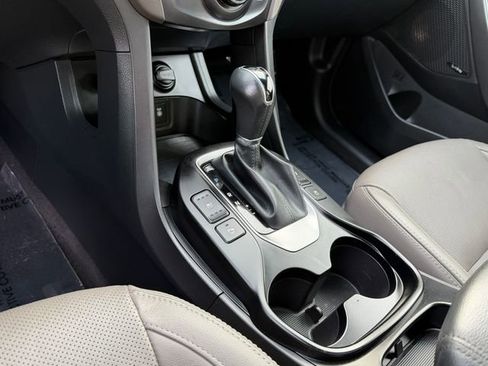 Used 2017 Hyundai Santa Fe Limited image 28