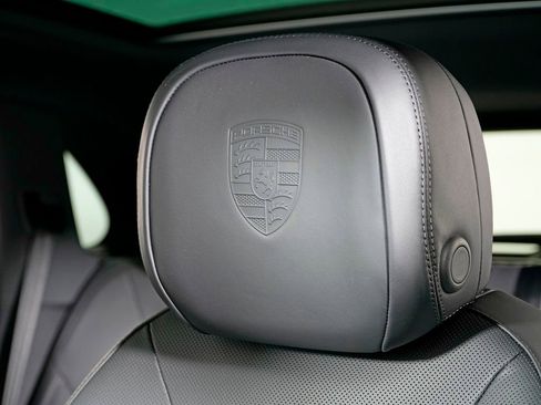 New 2026 Porsche Cayenne image 18