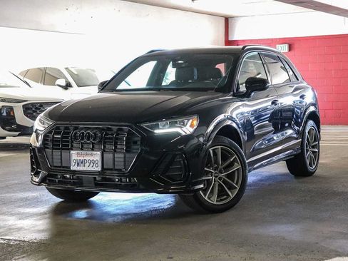 Used 2025 Audi Q3 2.0T Premium w/ Black Optic Sport Package AWD/4WD image 1