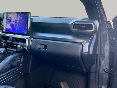 Used 2025 Toyota 4Runner TRD Off-Road Premium AWD/4WD image 19