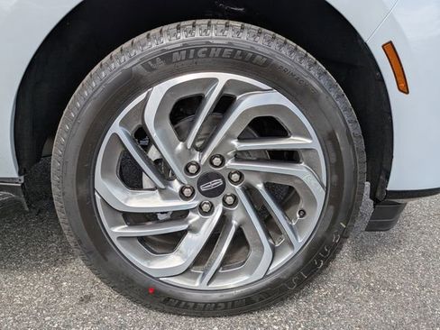 New 2026 Lincoln Navigator L Premier AWD/4WD image 11