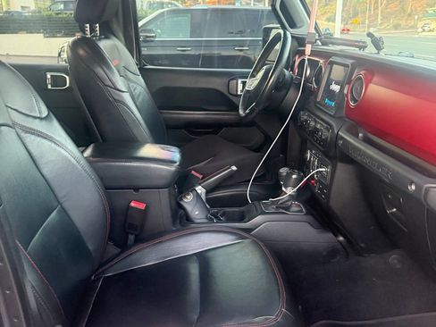 Used 2018 Jeep Wrangler Unlimited Rubicon AWD/4WD image 2