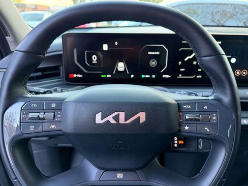 Used 2024 Kia EV9 Light Long Range image 25