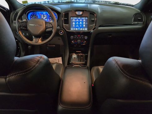 Used 2022 Chrysler 300 S w/ Comfort Group image 12