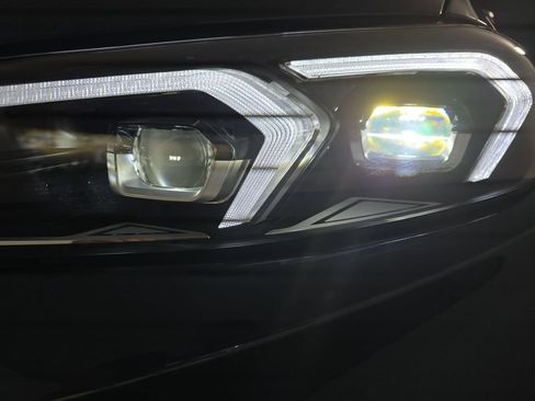 New 2026 BMW 330i xDrive Sedan w/ Premium Package AWD/4WD image 33