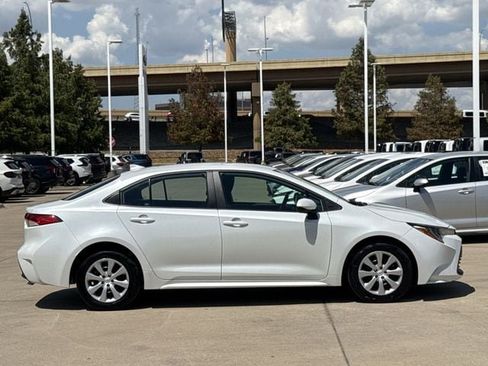 Used 2025 Toyota Corolla LE FWD image 3