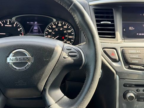 Used 2017 Nissan Pathfinder SL w/ Trailer Tow Package image 21
